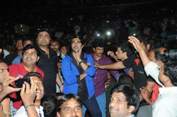Yevadu Trailer Launch at Sandhya 70MM